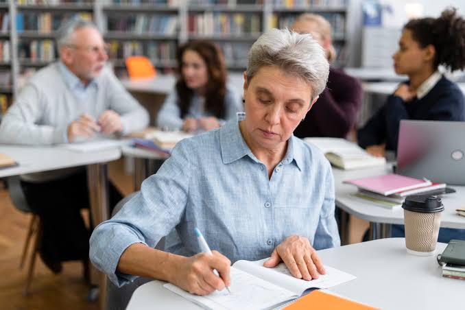 Literacy App for Adults Over 40: Complete Guide